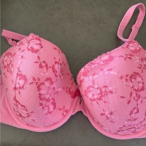 VS 36DD, pink lace bra. Worn once